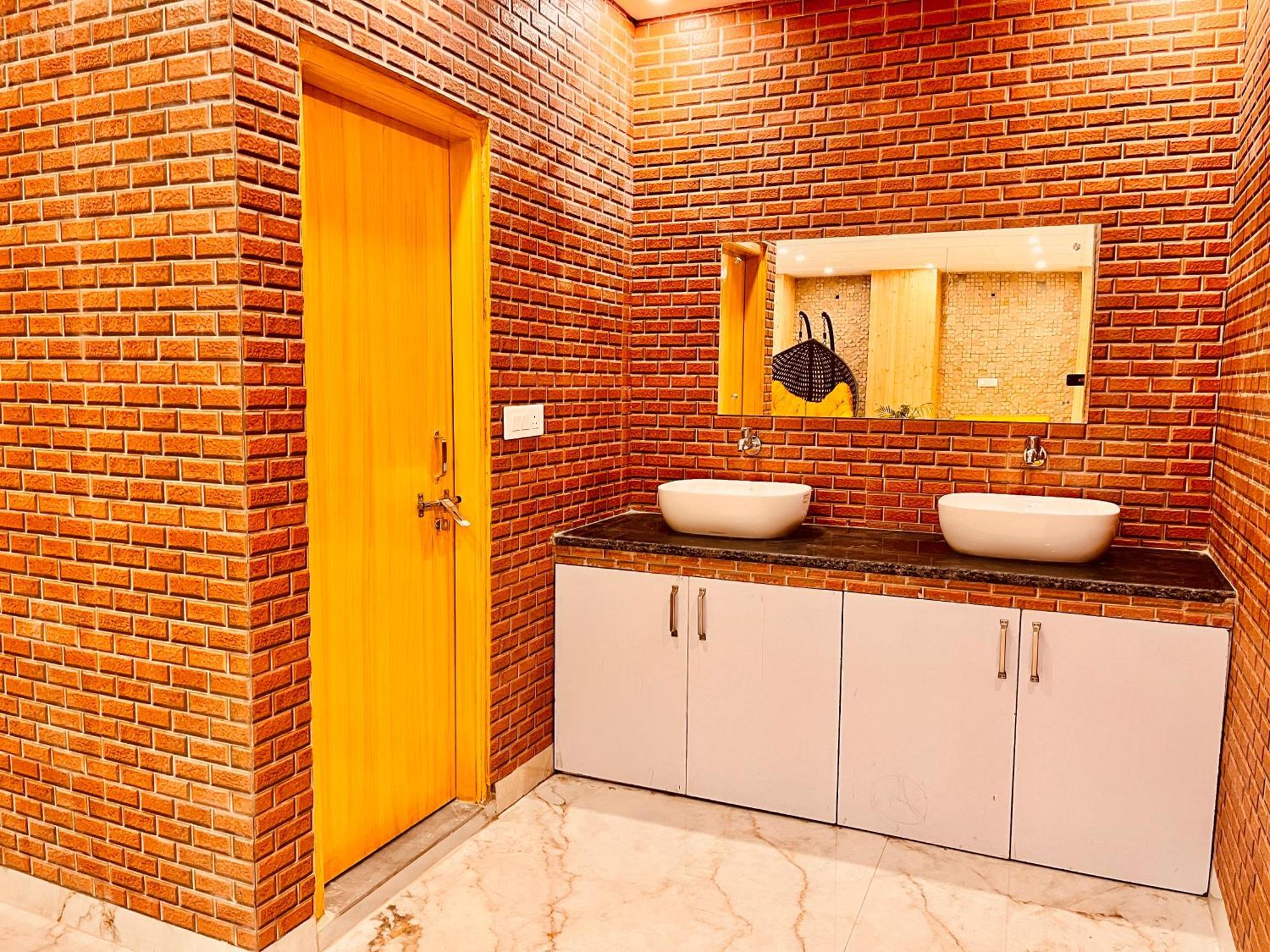 Hotel Classic Crown - #Scenic Mountain View #Open Terrace #Parking #Premium Rooms With Balcony #Guest Preferred #Best Selling Hotel In Mussoorie Exterior foto