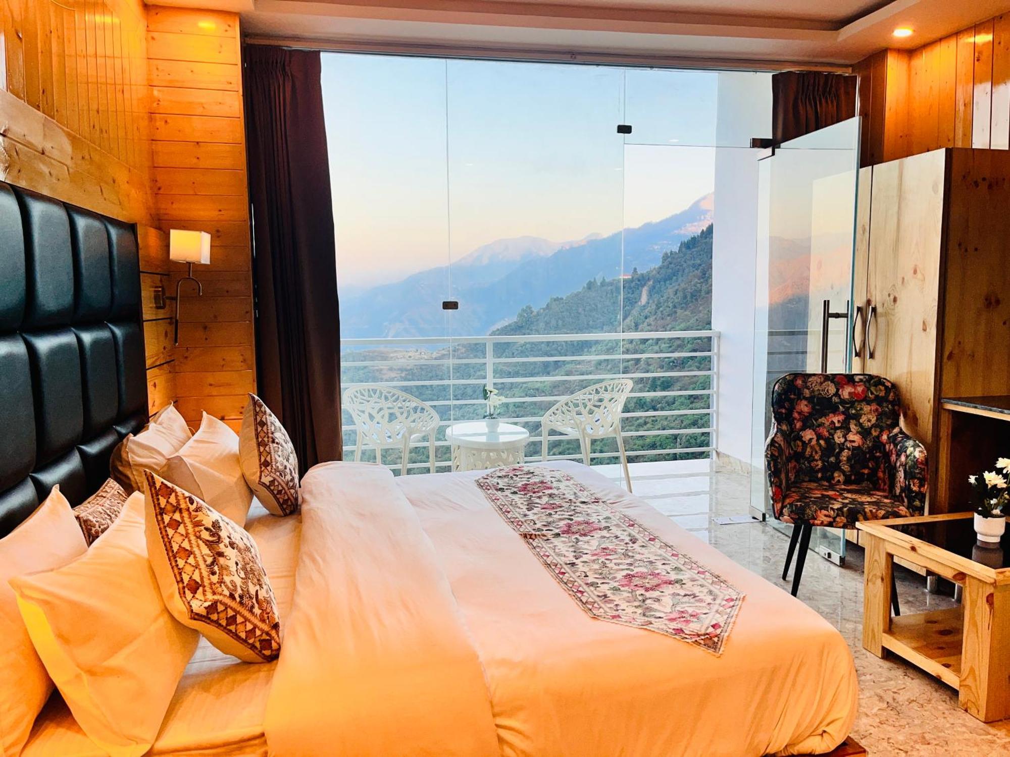 Hotel Classic Crown - #Scenic Mountain View #Open Terrace #Parking #Premium Rooms With Balcony #Guest Preferred #Best Selling Hotel In Mussoorie Exterior foto